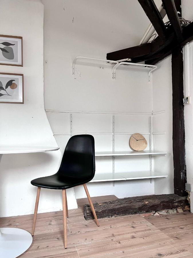 Loft Apartment Close To Metro Palmovka Prága Kültér fotó